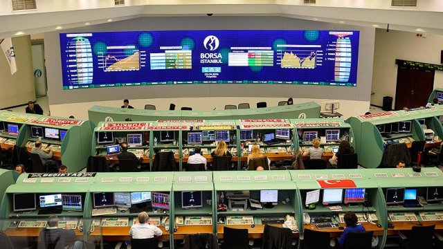 Borsa 83.000 puanın üzerinden kapandı