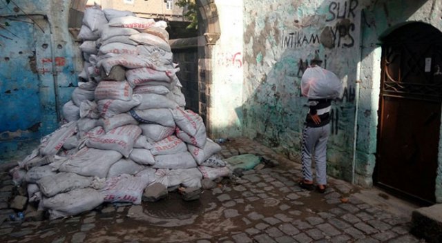 Diyarbakır'da tüm çalışmalar durduruldu
