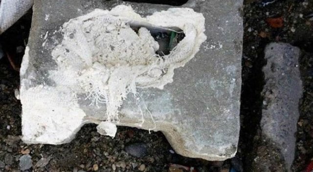 Kalleş PKK, kaldırım taşına bomba döşedi Kalleş PKK, kaldırım taşına bomba döşedi