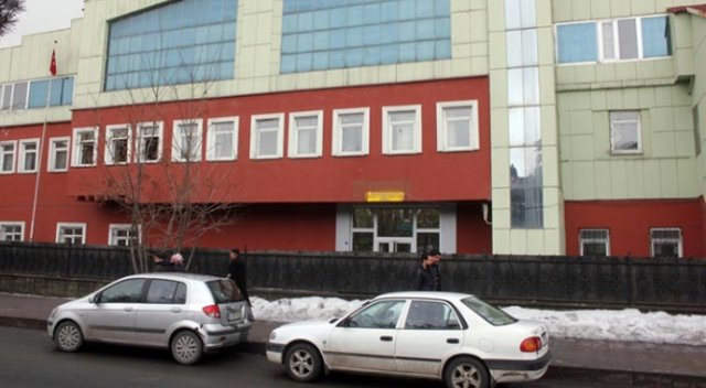 Liseli kız kaldığı pansiyonda intihar etti