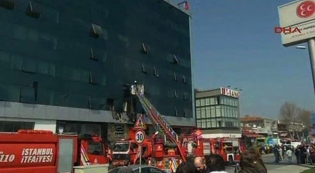 MHP İstanbul il binasında yangın!