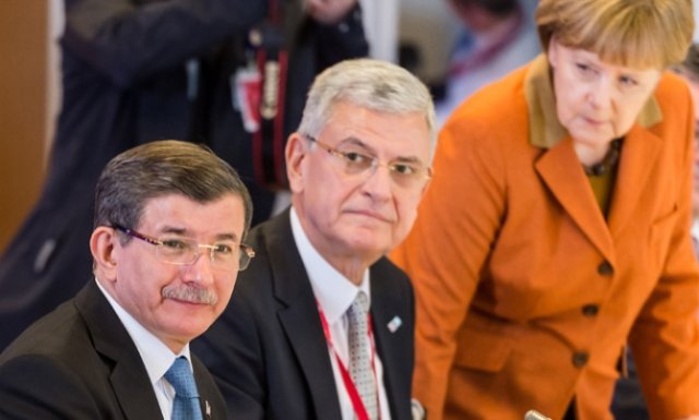 Türkiye-AB Zirvesi’nin süresi uzatıldı Türkiye-AB Zirvesi’nin süresi uzatıldı