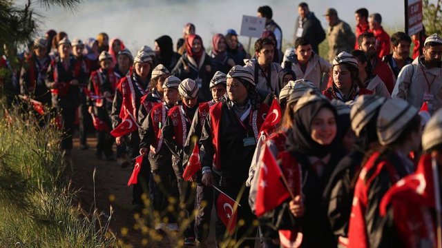 '57. Alay Vefa Yürüyüşü'ne binlerce genç katıldı