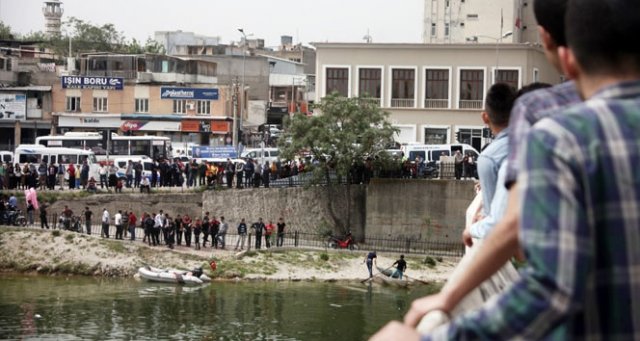 45 dakika su altında kalan genç kız hayata döndürüldü 45 dakika su altında kalan genç kız hayata döndürüldü