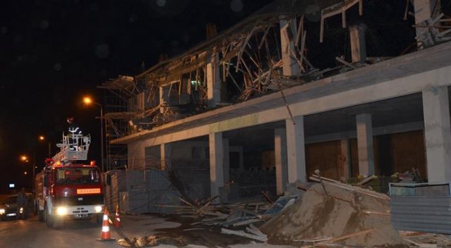 Aydın'da inşaat göçtü: 3 yaralı Aydın'da inşaat göçtü: 3 yaralı