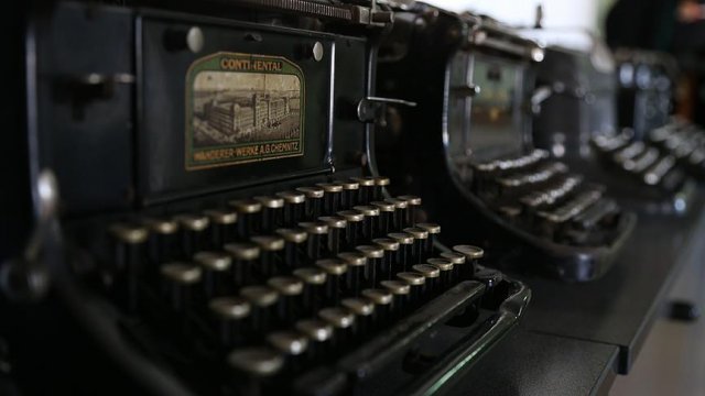 Bulgaristan sanal saldırıları önlemek için daktiloya geri döndü Bulgaristan sanal saldırıları önlemek için daktiloya geri döndü