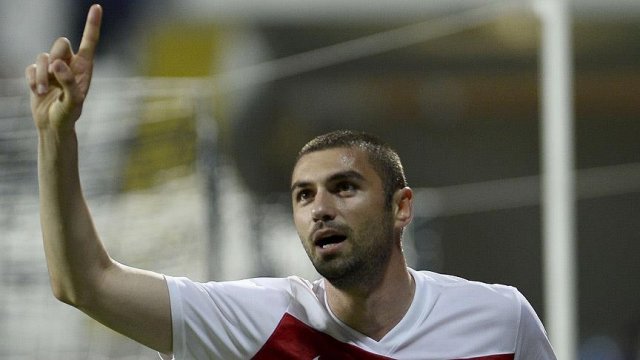 Burak Yılmaz Çin'deki ilk maçında gol attı Burak Yılmaz Çin'deki ilk maçında gol attı