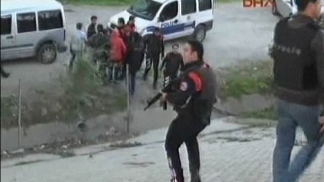 Haliç Köprüsü yakınlarından silah sesleri Haliç Köprüsü yakınlarından silah sesleri