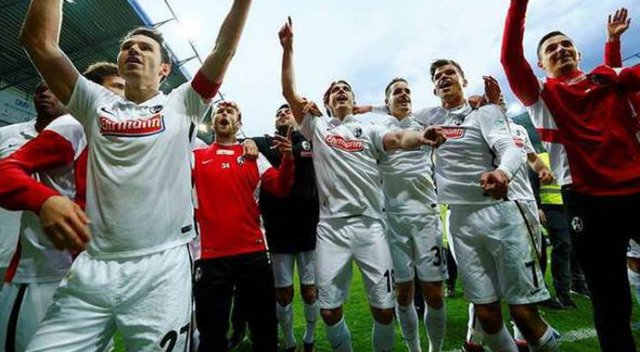 İşte Bundesliga'ya yükselen ilk takım İşte Bundesliga'ya yükselen ilk takım