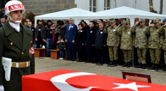 Mardin&#039;de şehitler için tören düzenlendi
