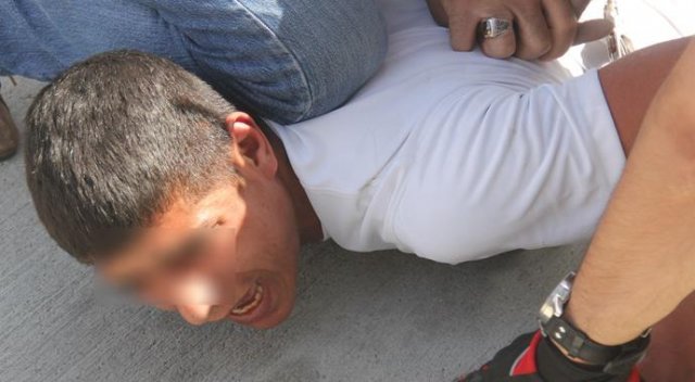 Polisi görüp kaçınca yakalandı Polisi görüp kaçınca yakalandı