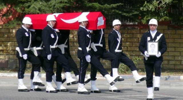 Şehit haberinin ardından halay çeken o öğretmene bakın ne oldu!