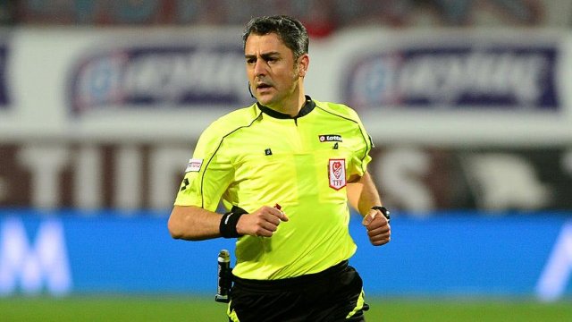 Süper Lig'de 30'uncu haftanın hakemleri açıklandı Süper Lig'de 30'uncu haftanın hakemleri açıklandı