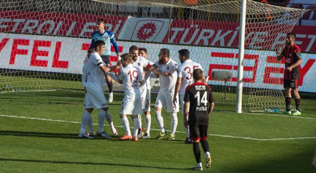 Trabzonspor deplasmanda 6 ay sonra kazandı Trabzonspor deplasmanda 6 ay sonra kazandı