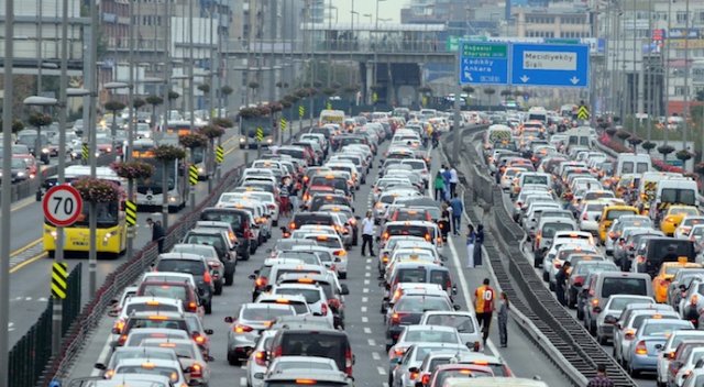 Trafiğe kayıtlı araç sayısı Şubatta azaldı Trafiğe kayıtlı araç sayısı Şubatta azaldı