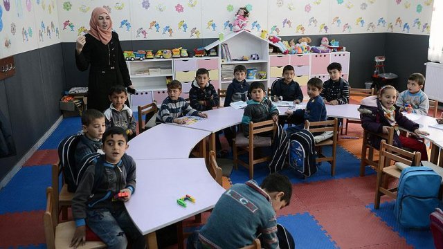 'Kamplarda 80 bin öğrenci eğitim görüyor' 'Kamplarda 80 bin öğrenci eğitim görüyor'