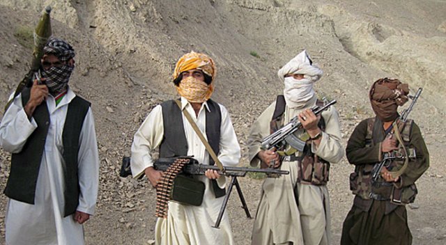 10 Taliban üyesi teslim oldu 10 Taliban üyesi teslim oldu
