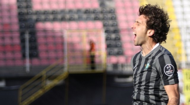Bursapsor ilk transferini yaptı Bursapsor ilk transferini yaptı
