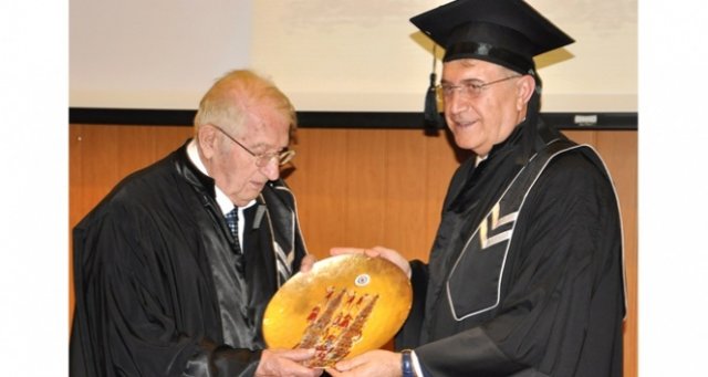 Dr. Mustafa Aydın’a üçüncü fahri doktora unvanı Dr. Mustafa Aydın’a üçüncü fahri doktora unvanı