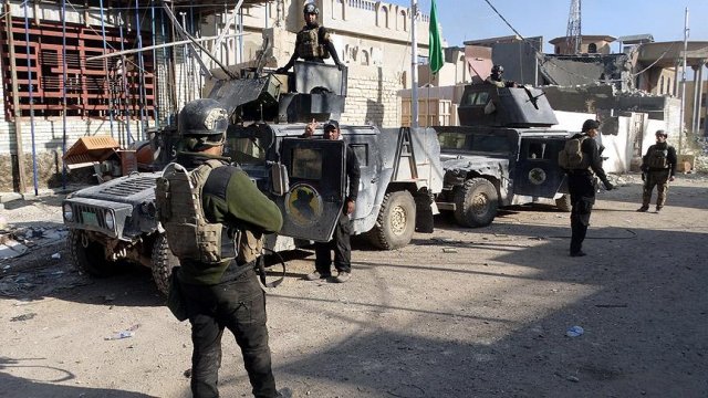 Enbar'da DAEŞ'in kimyasal silah imalathanesi bulundu Enbar'da DAEŞ'in kimyasal silah imalathanesi bulundu