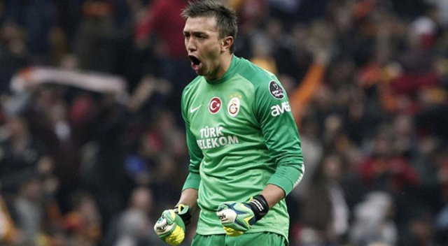 Galatasaray&#039;da Muslera şoku