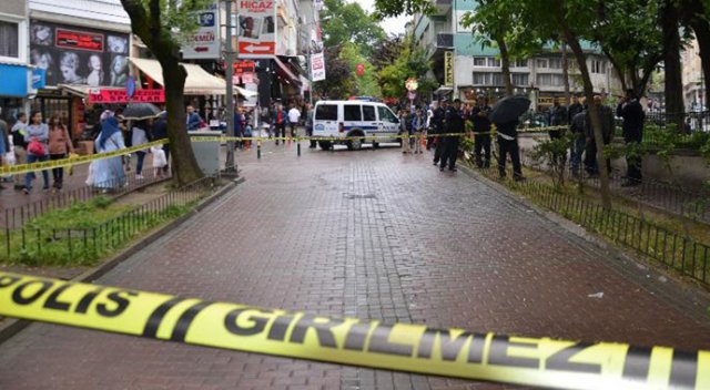 Kendini vurdu, vatandaşlar kamera şakası sandı