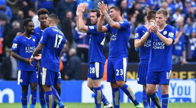 Leicester City şampiyonluğu 100 bin taraftarıyla kutladı