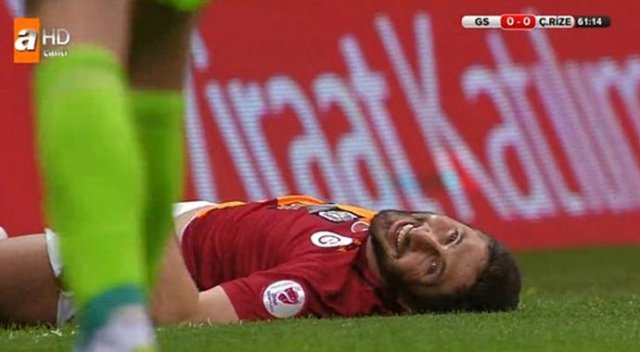 Sabri'nin pozu olay oldu Sabri'nin pozu olay oldu