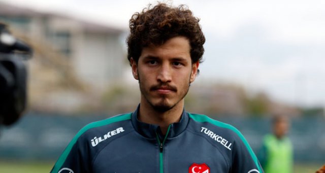 Salih Uçan Fener'e dönüyor Salih Uçan Fener'e dönüyor