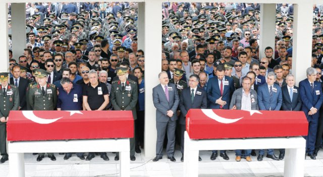 Şehitlerimize veda... Şehitlerimize veda...