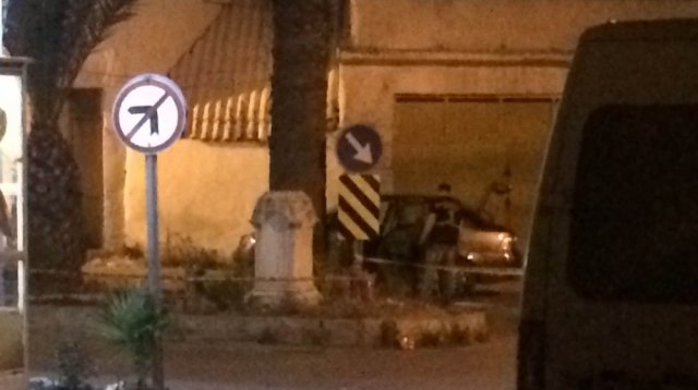 Şüpheli araçtan bomba çıktı! Şüpheli araçtan bomba çıktı!