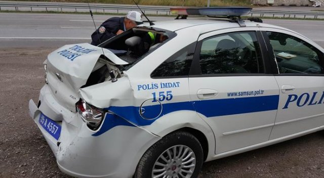 TIR polis arabasına çarptı, yaralı polisler var TIR polis arabasına çarptı, yaralı polisler var