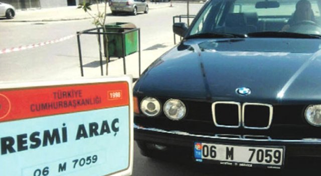 Turgut Özal'ın otomobili alıcı bekliyor Turgut Özal'ın otomobili alıcı bekliyor