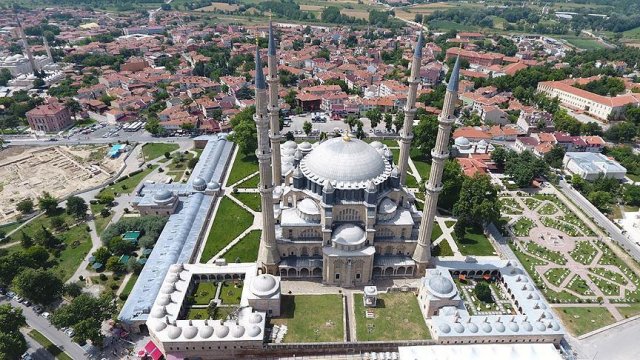 Avrupa’dan gelenleri ilk Selimiye karşılıyor
