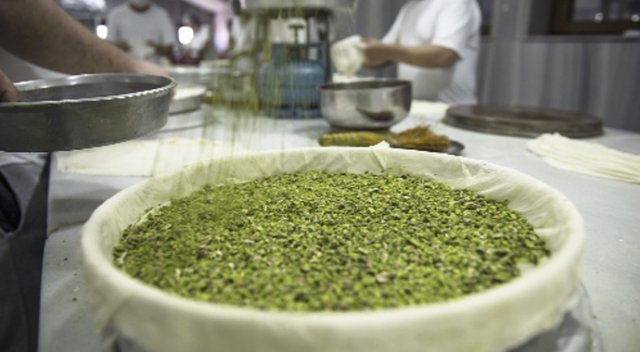 Baklavacılar ramazan mesaisinde Baklavacılar ramazan mesaisinde