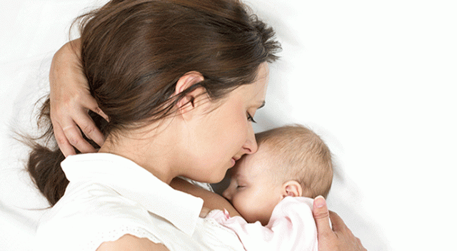 Bebebeklerer ilk 6 ay mutlaka anne sütü