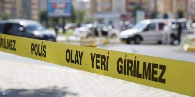 Boşanmak isteyen eşi ve kayınpederini öldürdükten sonra ihtihar etti