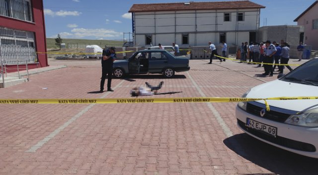 Facebook&#039;a ölmek istediğini yazdı, başından vurularak öldürüldü