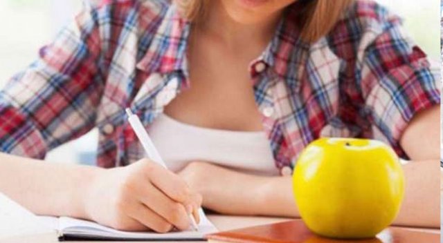 Gıda takviyeleri ile öğrencileri sınav dönemlerinde destekleyin Gıda takviyeleri ile öğrencileri sınav dönemlerinde destekleyin