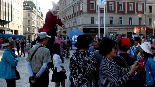 Hırvatistan'da renkli sokak festivali Hırvatistan'da renkli sokak festivali