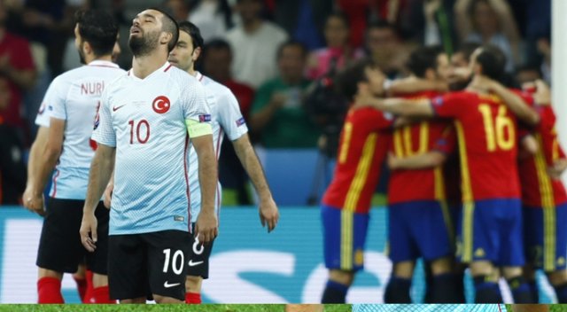İspanya 3 - 0 Türkiye İspanya 3 - 0 Türkiye