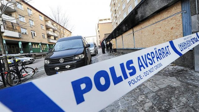 İsveç'te cami cemaatine ırkçı saldırı İsveç'te cami cemaatine ırkçı saldırı