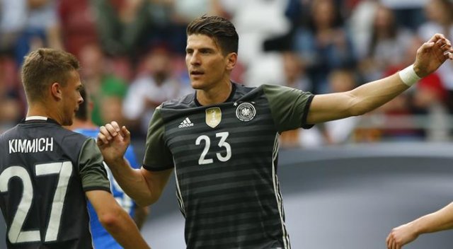 Mario Gomez şartını açıkladı: 'Beşiktaş'ta devam etmek için...' Mario Gomez şartını açıkladı: 'Beşiktaş'ta devam etmek için...'