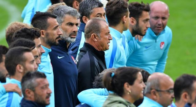 Milli Takım'da 3 ayrılık birden Milli Takım'da 3 ayrılık birden