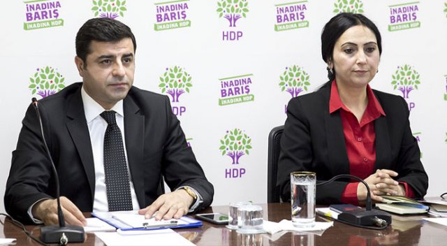 Optimar anketi: HDP'lilerin yüzde 61.5'i yeni parti istiyor Optimar anketi: HDP'lilerin yüzde 61.5'i yeni parti istiyor
