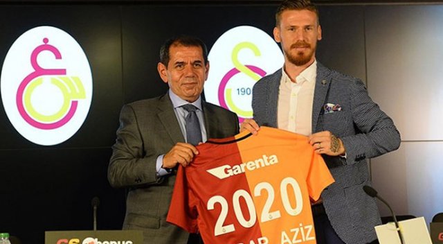 Serdar Aziz Galatasaray'a imza attı Serdar Aziz Galatasaray'a imza attı