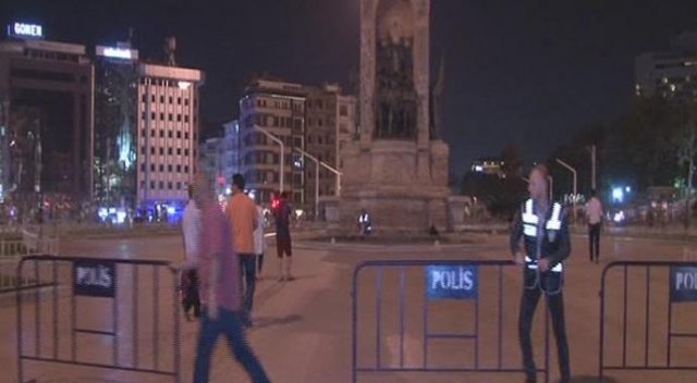 Taksim Gezi Parkı açıldı Taksim Gezi Parkı açıldı
