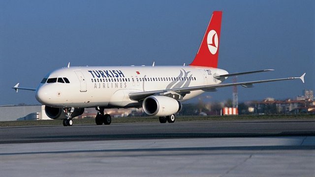 THY uçuşları saat 08.00'e kadar durduruldu THY uçuşları saat 08.00'e kadar durduruldu