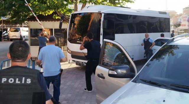 2.Ordu Komutanı Orgeneral Adem Huduti, adliyeye sevk edildi 2.Ordu Komutanı Orgeneral Adem Huduti, adliyeye sevk edildi