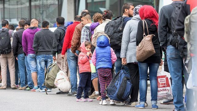 AB'nin azalan nüfusuna göçmen dopingi AB'nin azalan nüfusuna göçmen dopingi